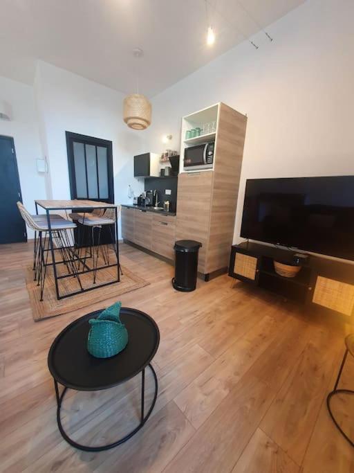 -Garrigue- Face A La Cite Medievale Studio Terrasse Classe 4☆ قرقشونه المظهر الخارجي الصورة